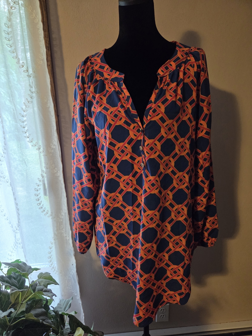 Mud Pie Navy, Orange & Pink Interlocking Chain Print Blouse Size M